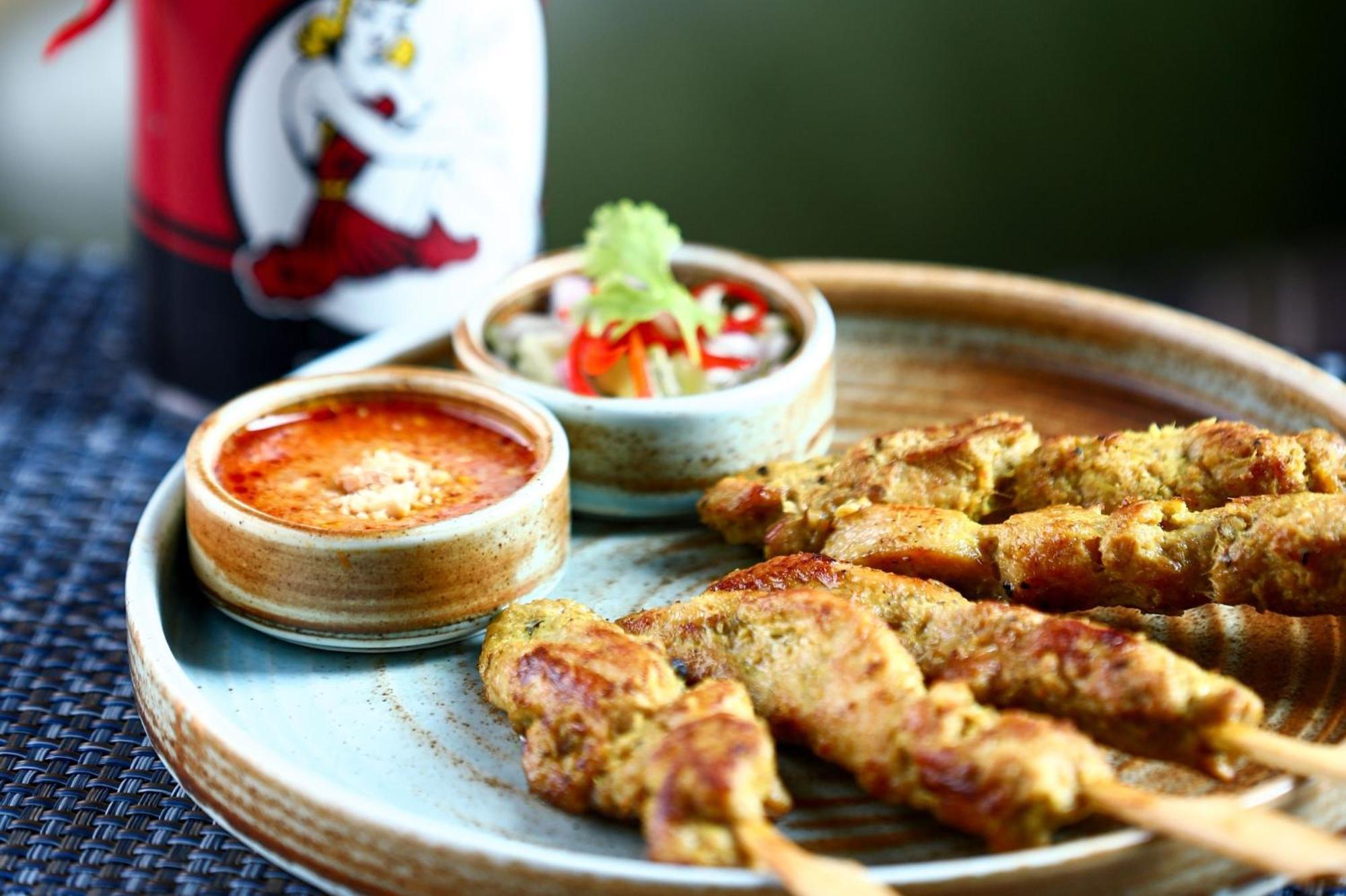Hotel Crowne Plaza Dubai Marina By Ihg Esterno foto Chicken Satay