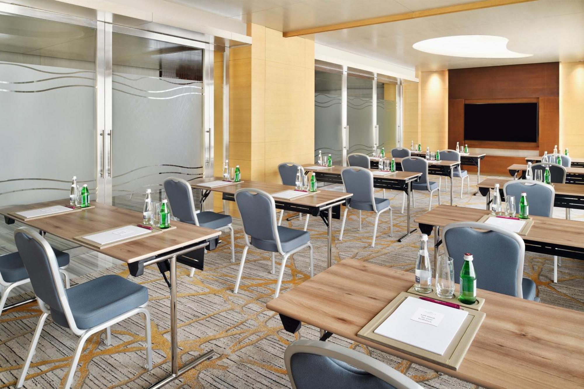 Hotel Crowne Plaza Dubai Marina By Ihg Esterno foto Meeting room